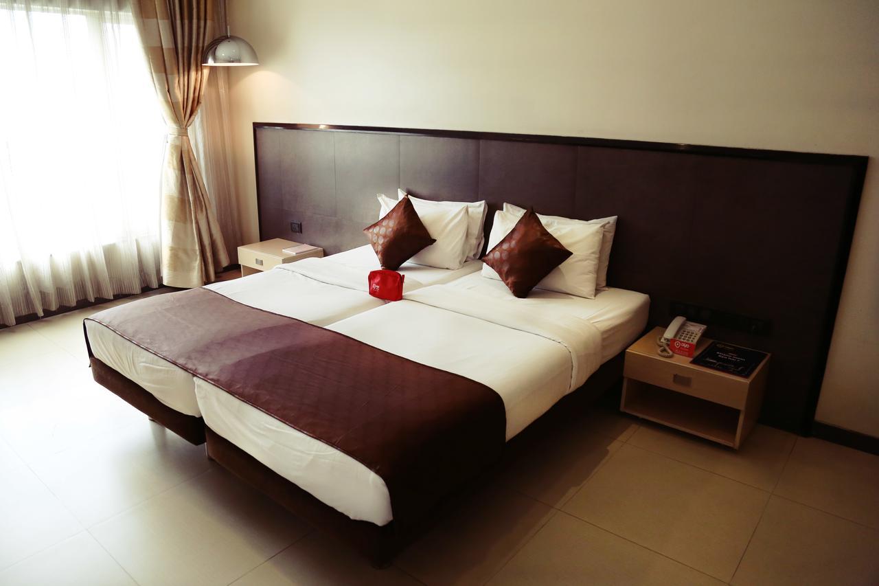 The Sirona Hotel Пуна Экстерьер фото