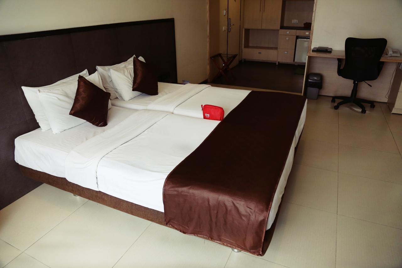 The Sirona Hotel Пуна Экстерьер фото