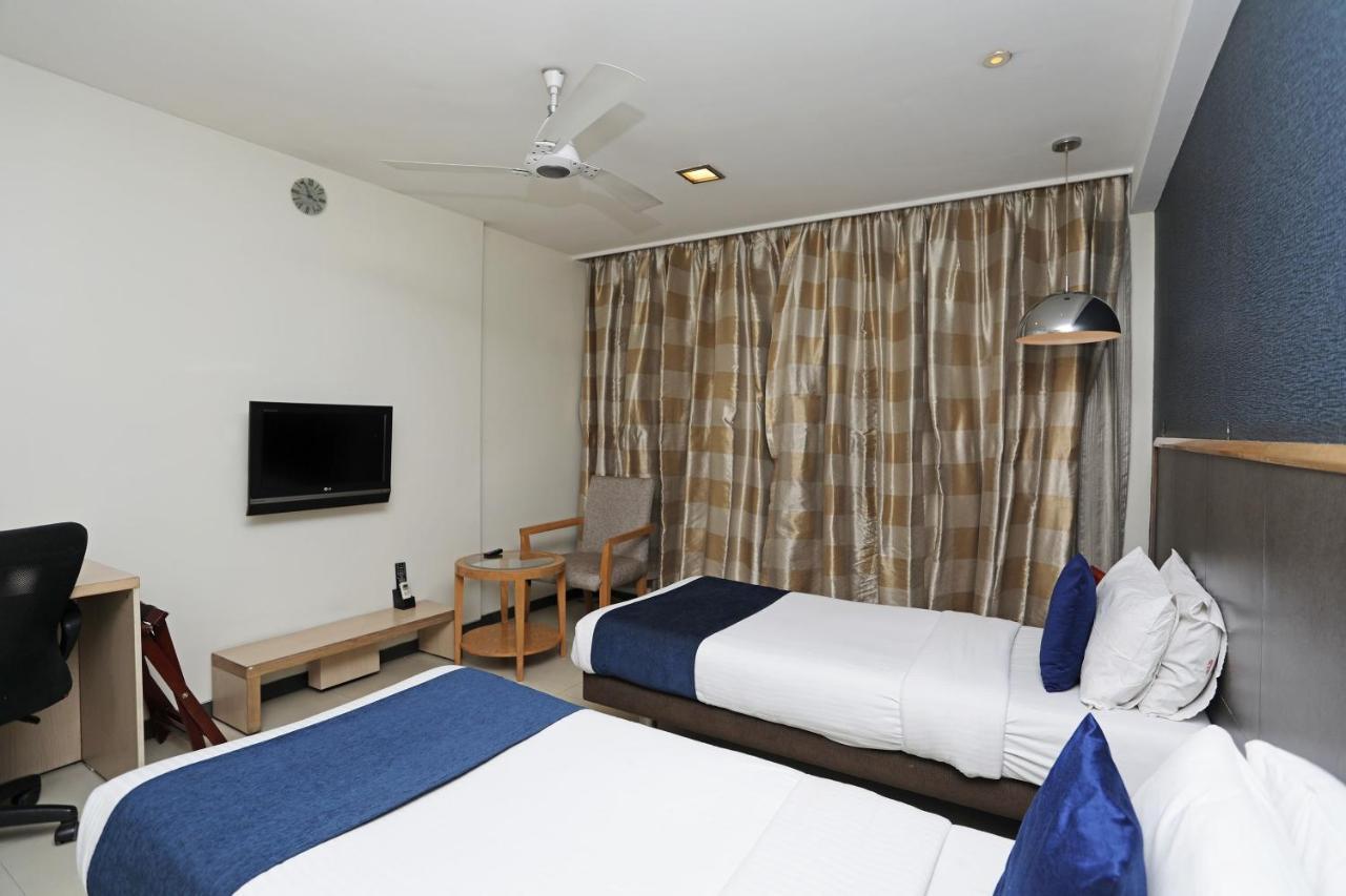 The Sirona Hotel Пуна Экстерьер фото