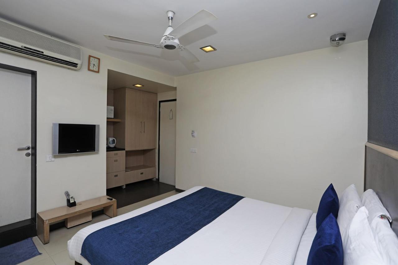 The Sirona Hotel Пуна Экстерьер фото